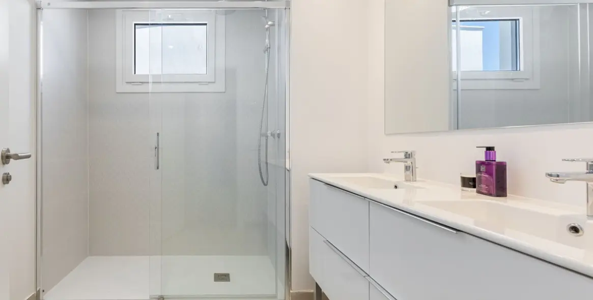 Sale of penthouse duplex in Bel Air 18
