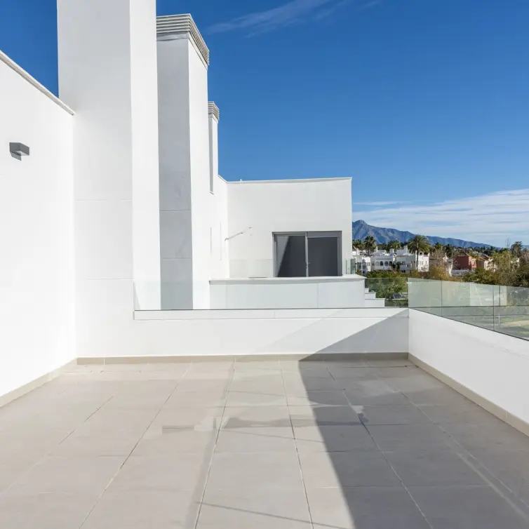 Sale of penthouse duplex in Bel Air