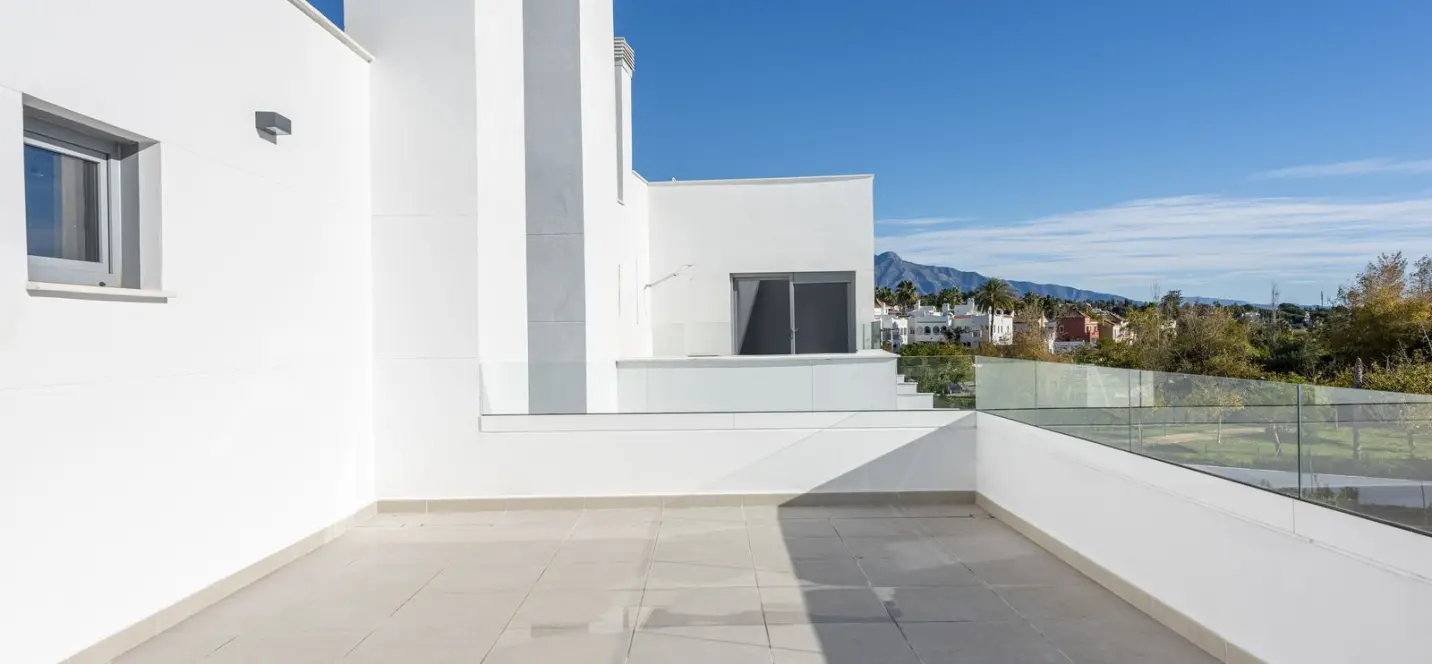 Sale of penthouse duplex in Bel Air 4