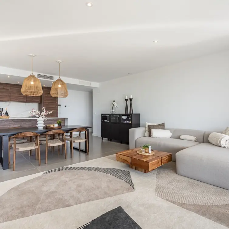 Sale of middle floor apartment in Higueron