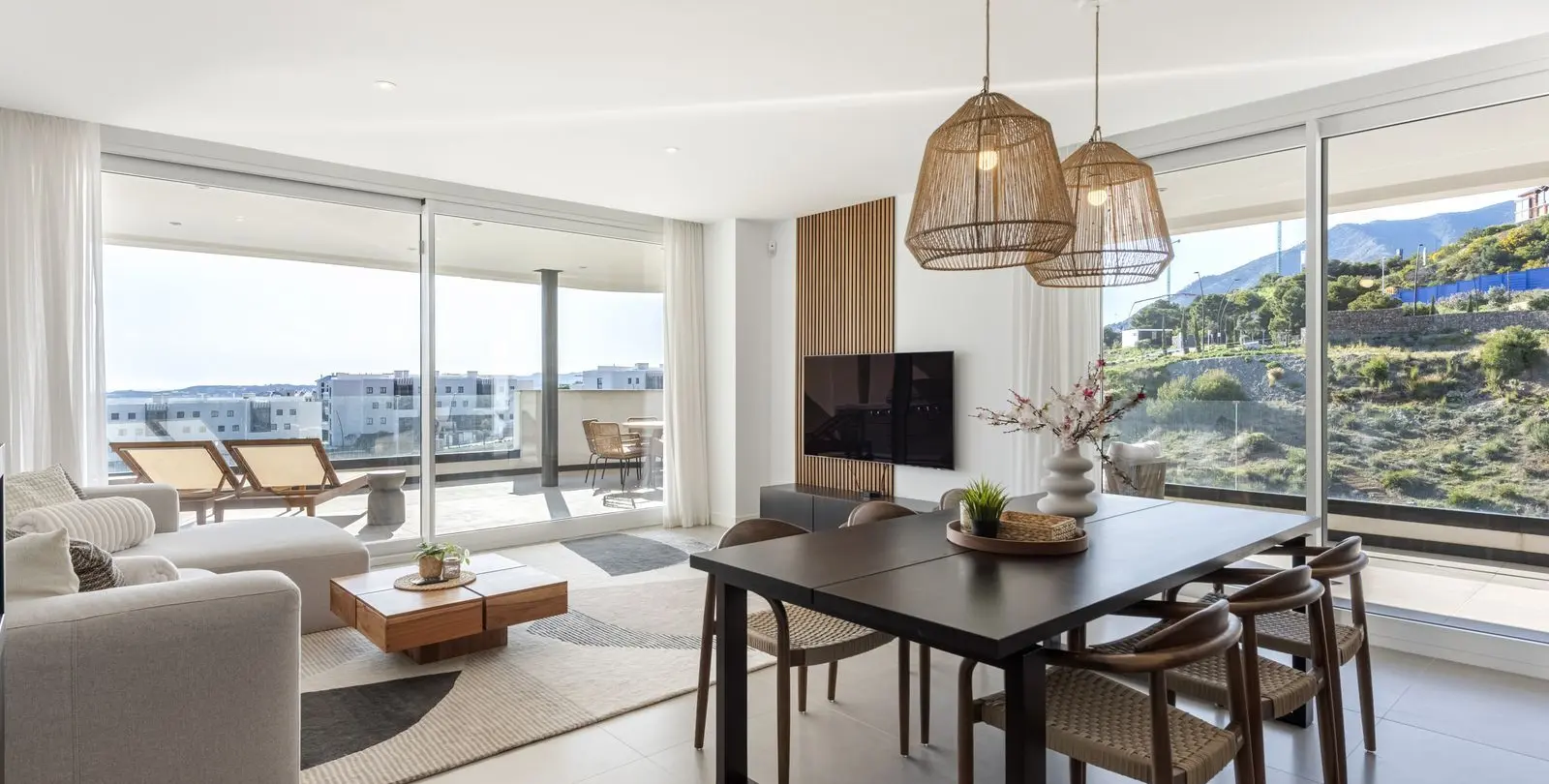 Sale of middle floor apartment in Higueron 5