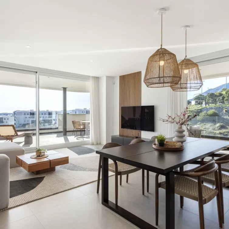 Sale of middle floor apartment in Higueron