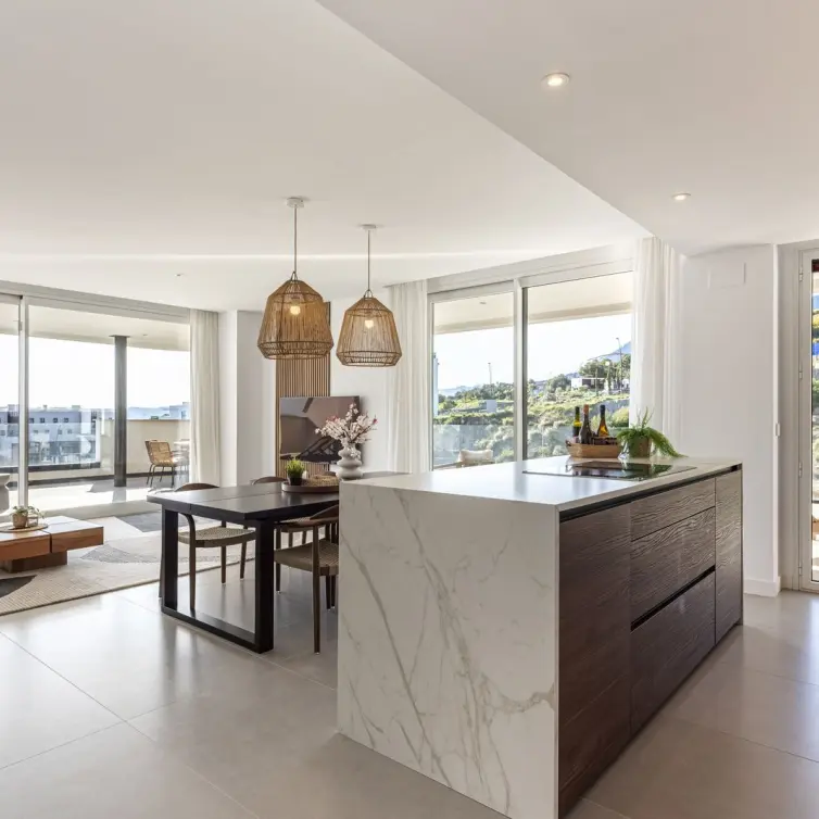 Sale of middle floor apartment in Higueron