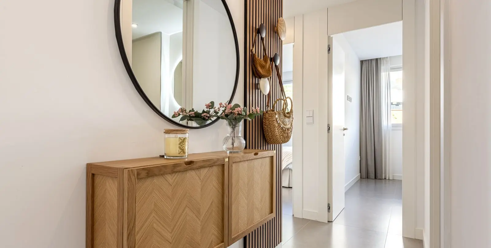 Sale of middle floor apartment in Higueron 9
