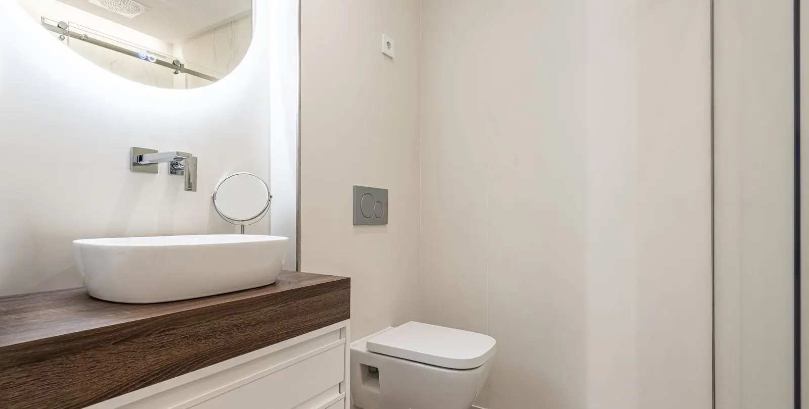 Sale of middle floor apartment in Higueron 17