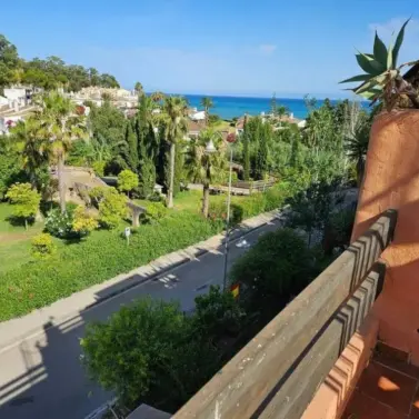 Sale of penthouse duplex in Estepona