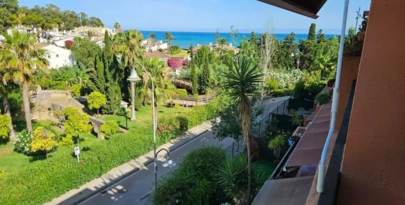 Venta de ático dúplex en Estepona 1