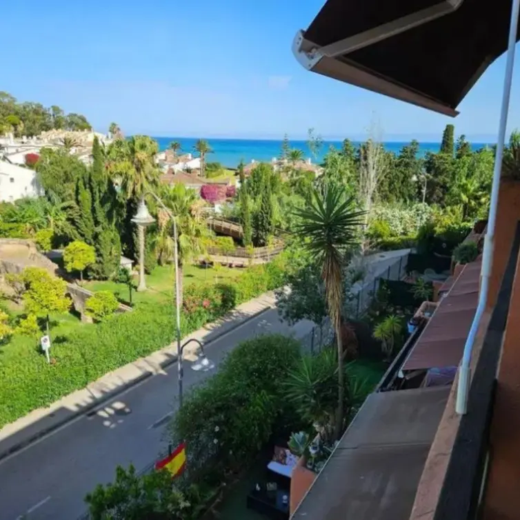 Sale of penthouse duplex in Estepona