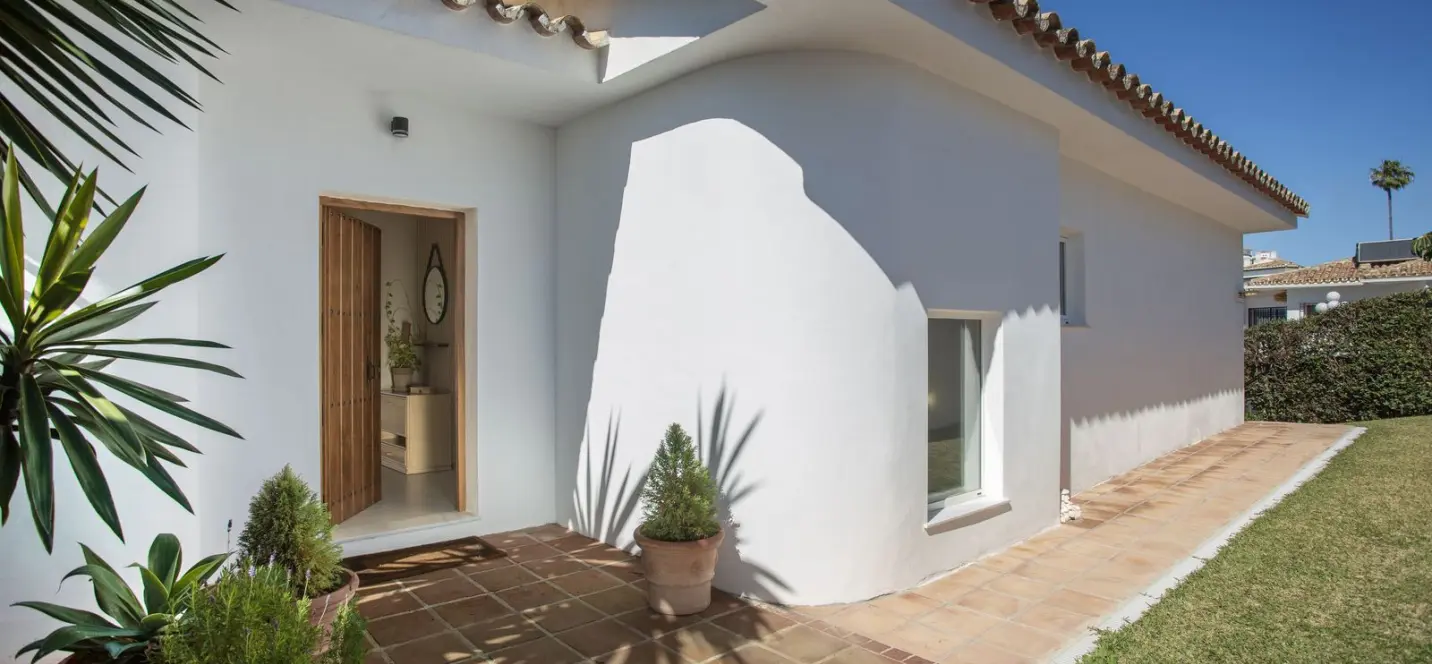 Venta de villa independiente en Riviera del Sol 2