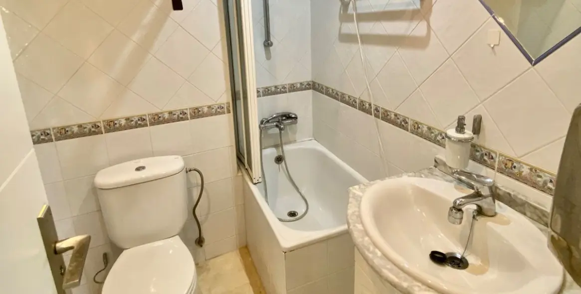 Sale of penthouse duplex in Marbella 18