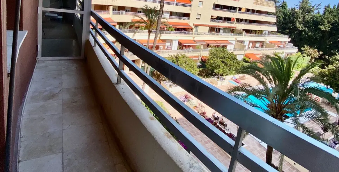 Sale of penthouse duplex in Marbella 20