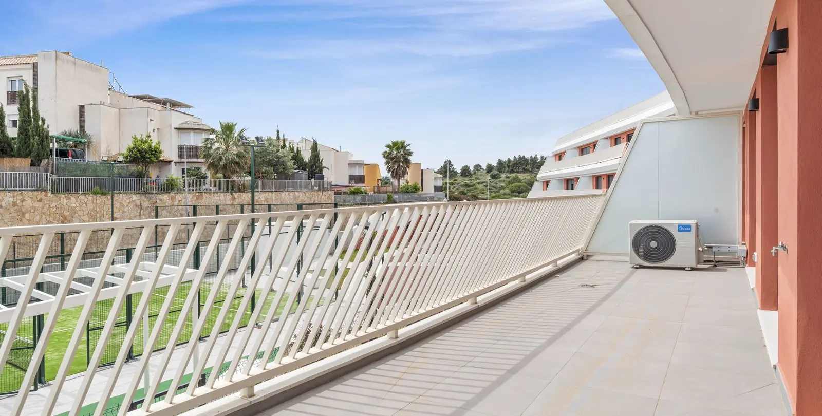 Sale of middle floor apartment in Mijas 12
