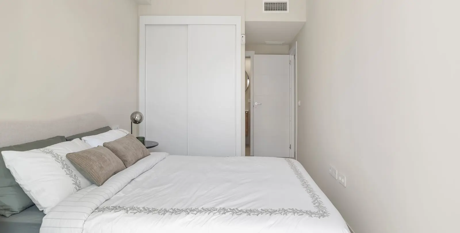 Sale of middle floor apartment in Mijas 13