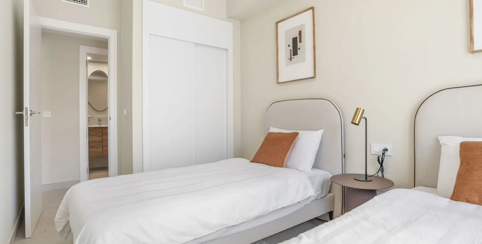Sale of middle floor apartment in Mijas 19
