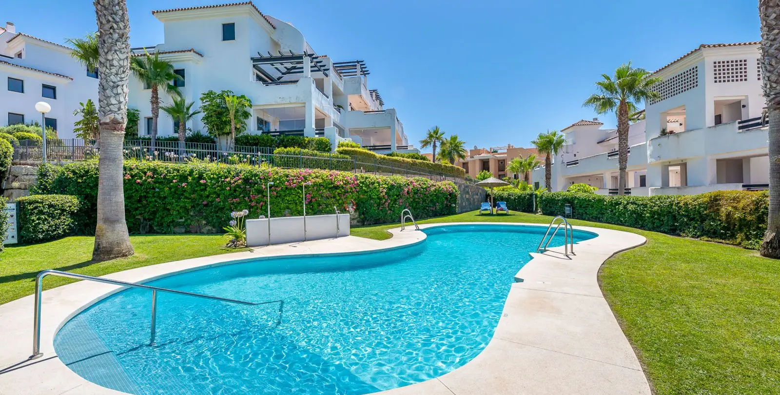 Venta de apartamento en planta baja en Casares 1