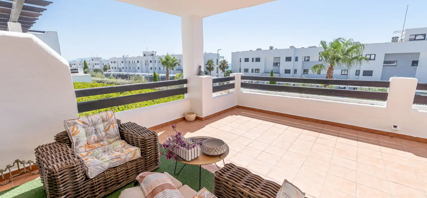 Продажа апартаментов на первом этаже в Casares 2