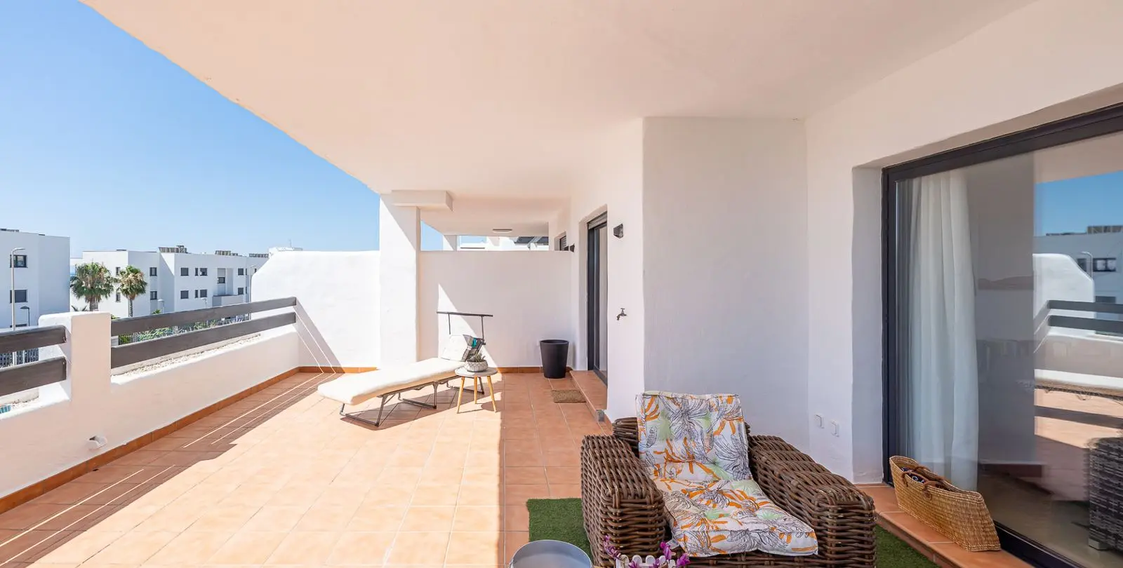 Venta de apartamento en planta baja en Casares 4