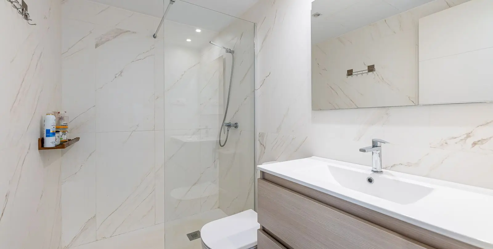 Venta de apartamento en planta baja en Casares 28