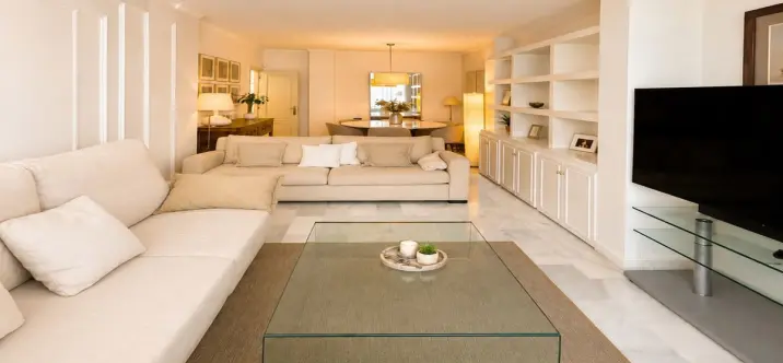 Sale of middle floor apartment in Guadalmina Baja 1