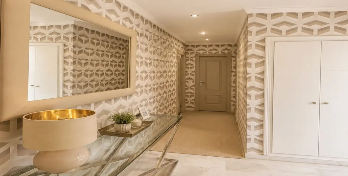 Sale of middle floor apartment in Guadalmina Baja 11