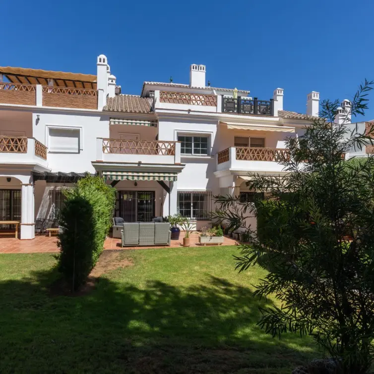 Sale of townhouse in Lauro Golf