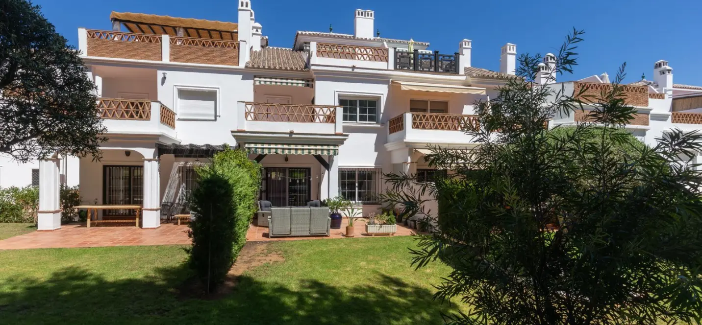 Sale of townhouse in Lauro Golf 1