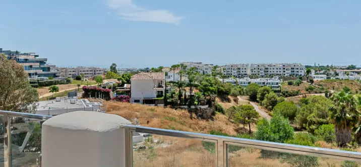 Sale of penthouse in New Golden Mile 3