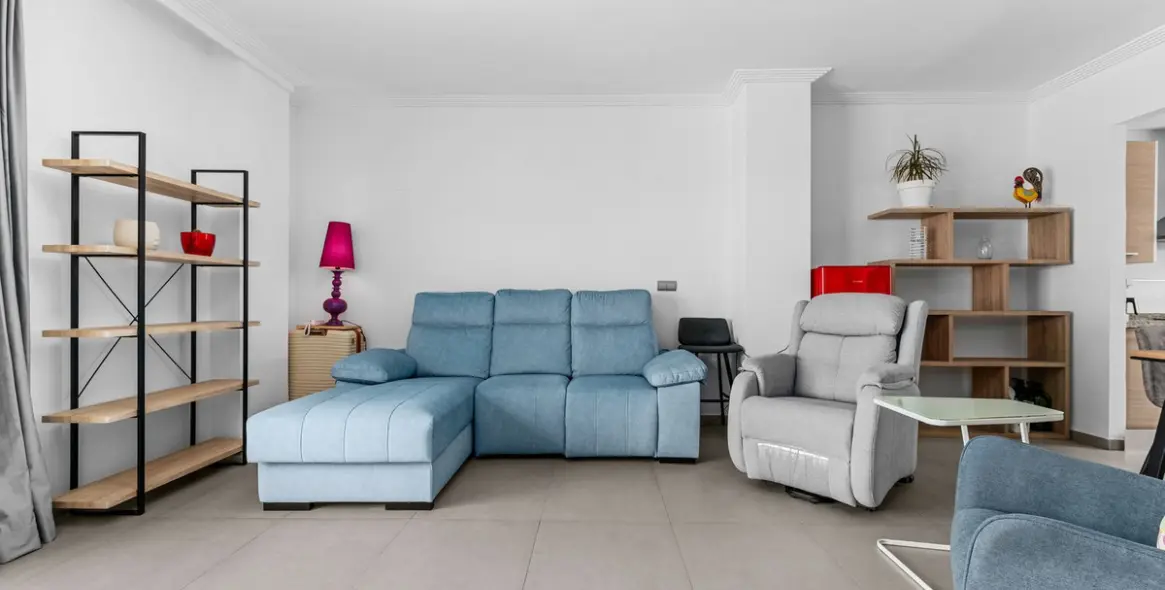 Sale of penthouse in New Golden Mile 6