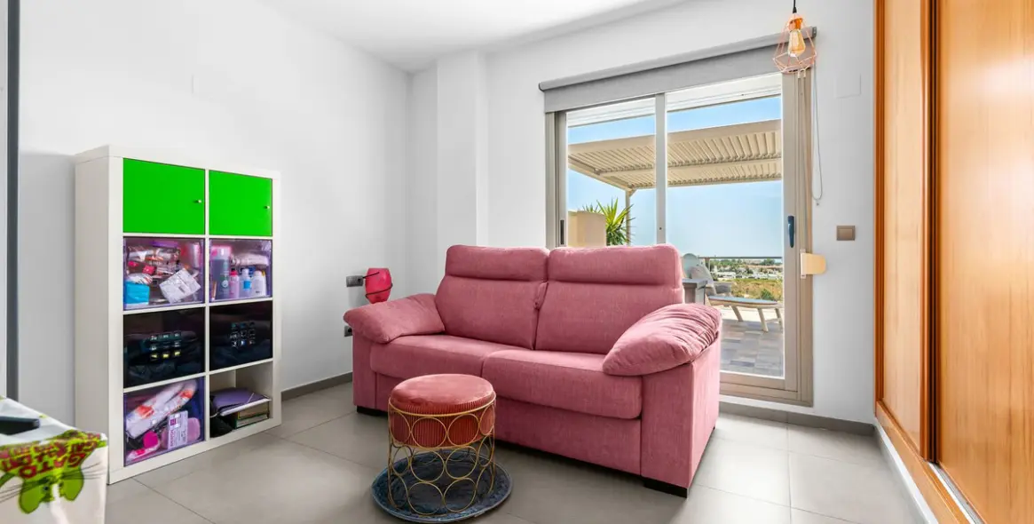 Sale of penthouse in New Golden Mile 17