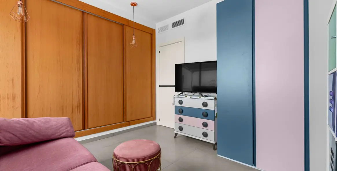 Sale of penthouse in New Golden Mile 18