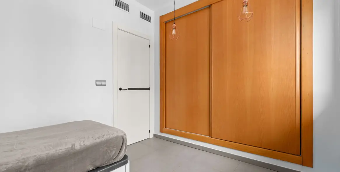 Sale of penthouse in New Golden Mile 20