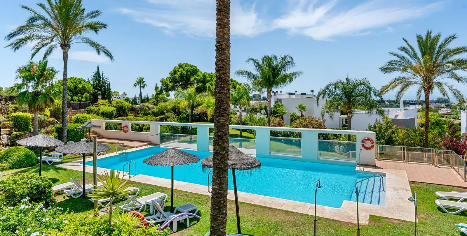 Sale of penthouse in New Golden Mile 1