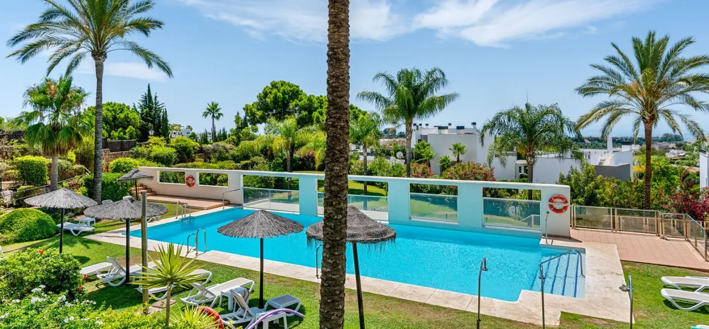 Sale of penthouse in New Golden Mile 0