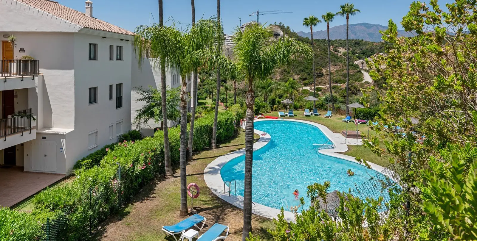 Sale of penthouse in New Golden Mile 2