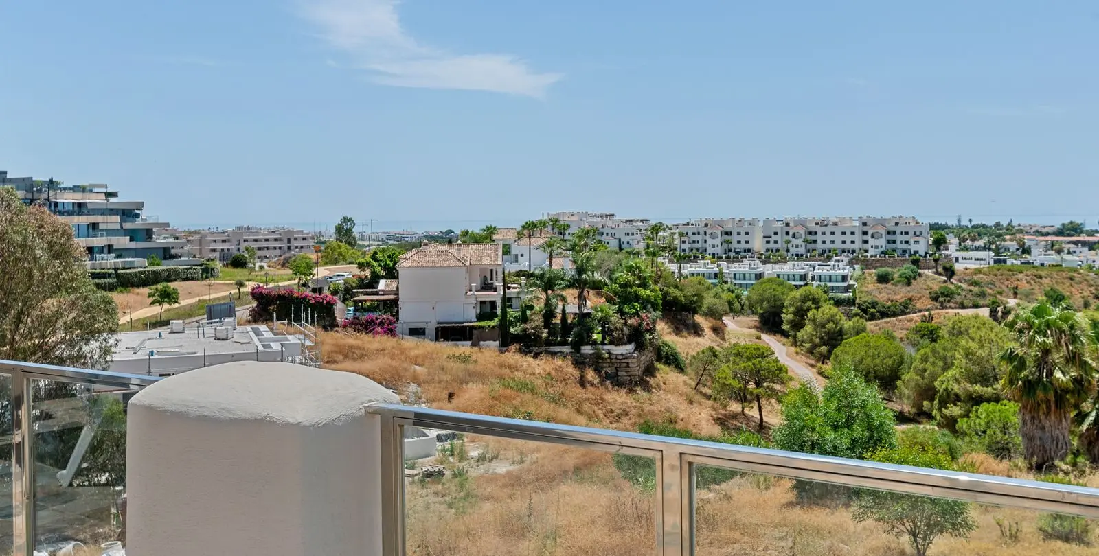 Sale of penthouse in New Golden Mile 6