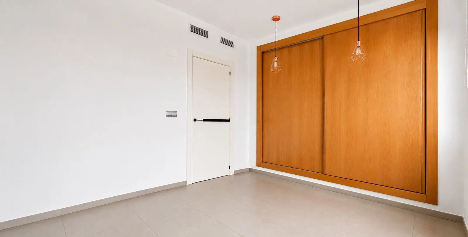 Sale of penthouse in New Golden Mile 16