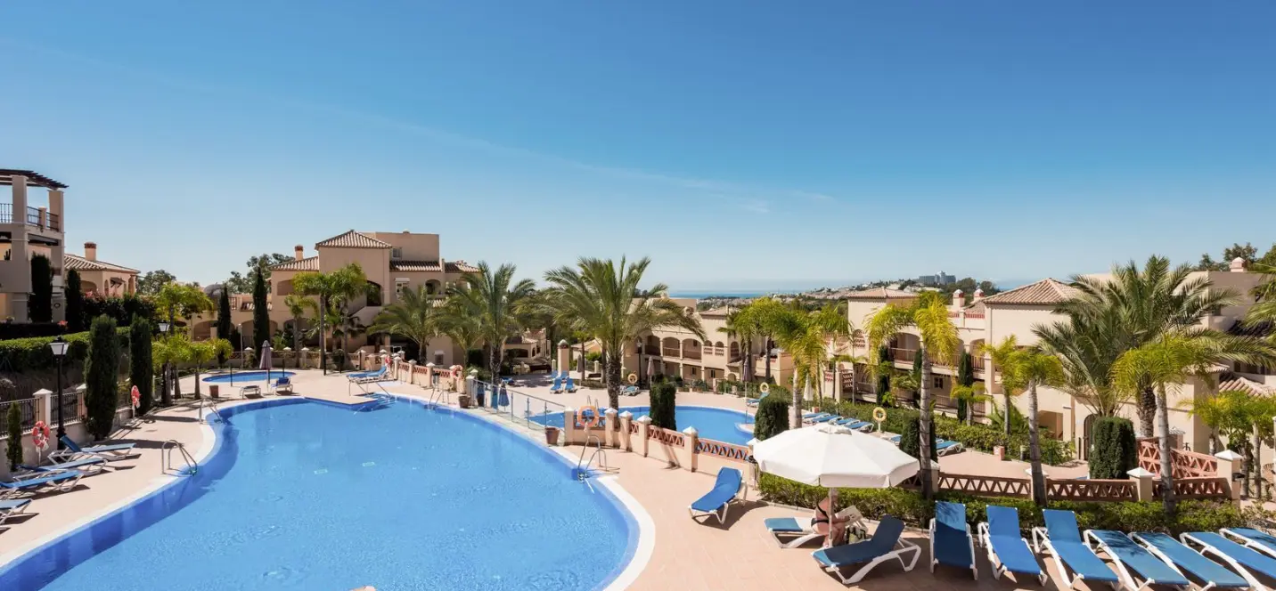 Sale of middle floor apartment in Atalaya 1