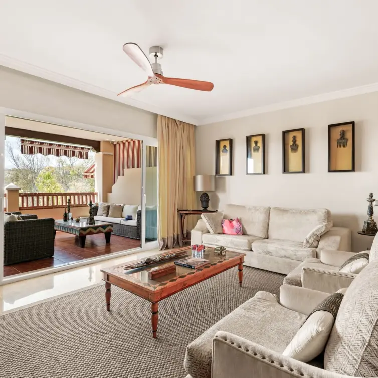Sale of middle floor apartment in Atalaya