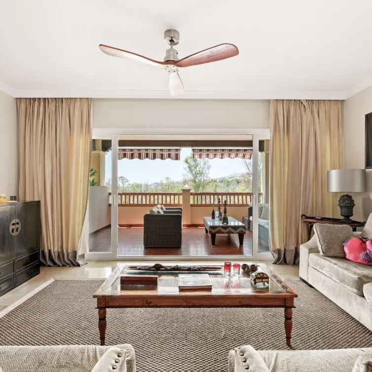 Sale of middle floor apartment in Atalaya