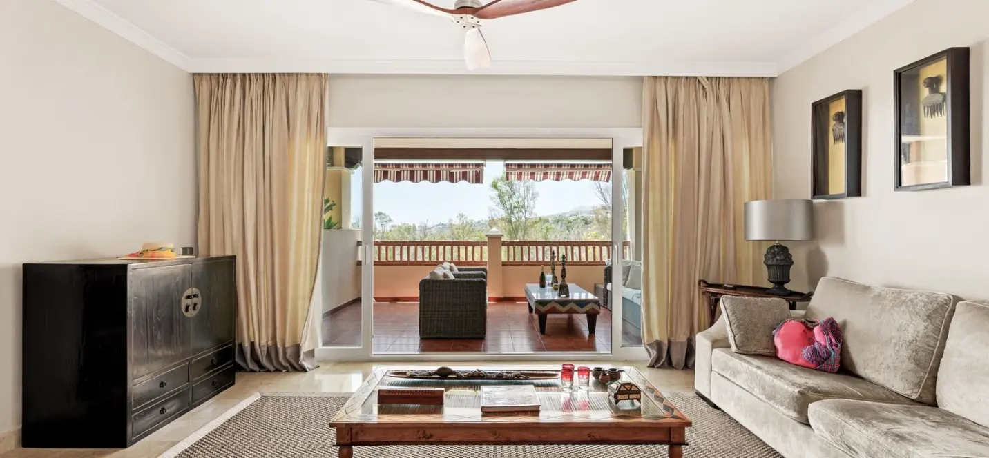Sale of middle floor apartment in Atalaya 3