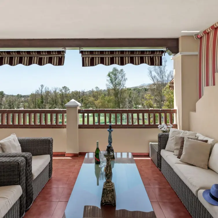 Sale of middle floor apartment in Atalaya