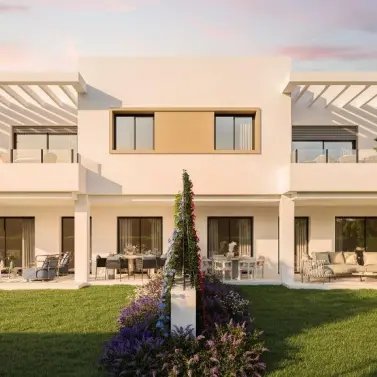 Продажа дома на две семьи в Estepona