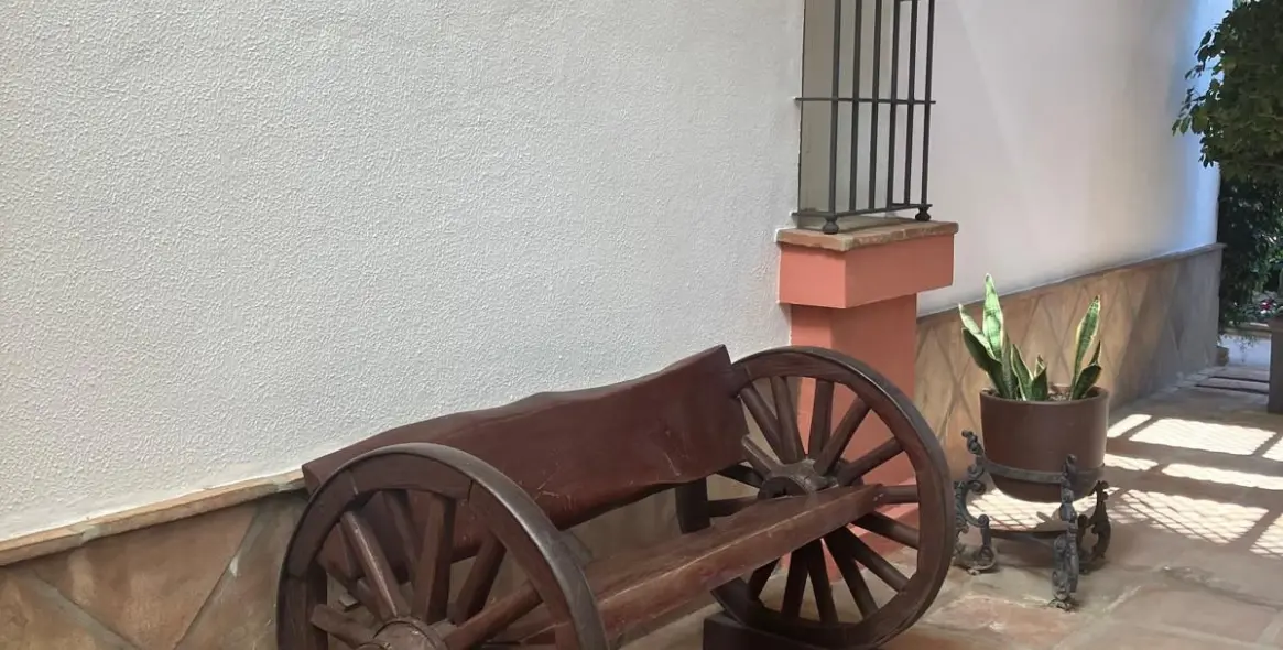 Sale of middle floor apartment in Puerto Banús 4