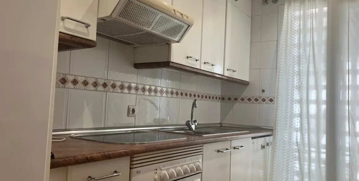 Sale of middle floor apartment in Puerto Banús 16