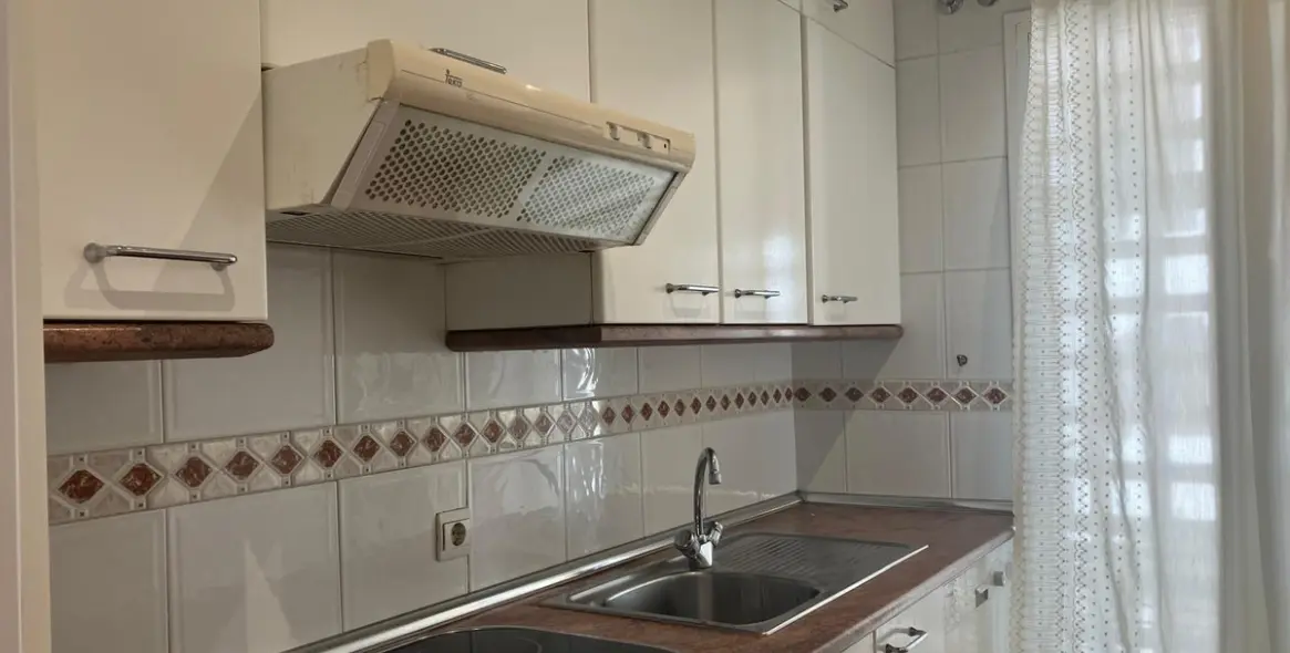 Sale of middle floor apartment in Puerto Banús 17
