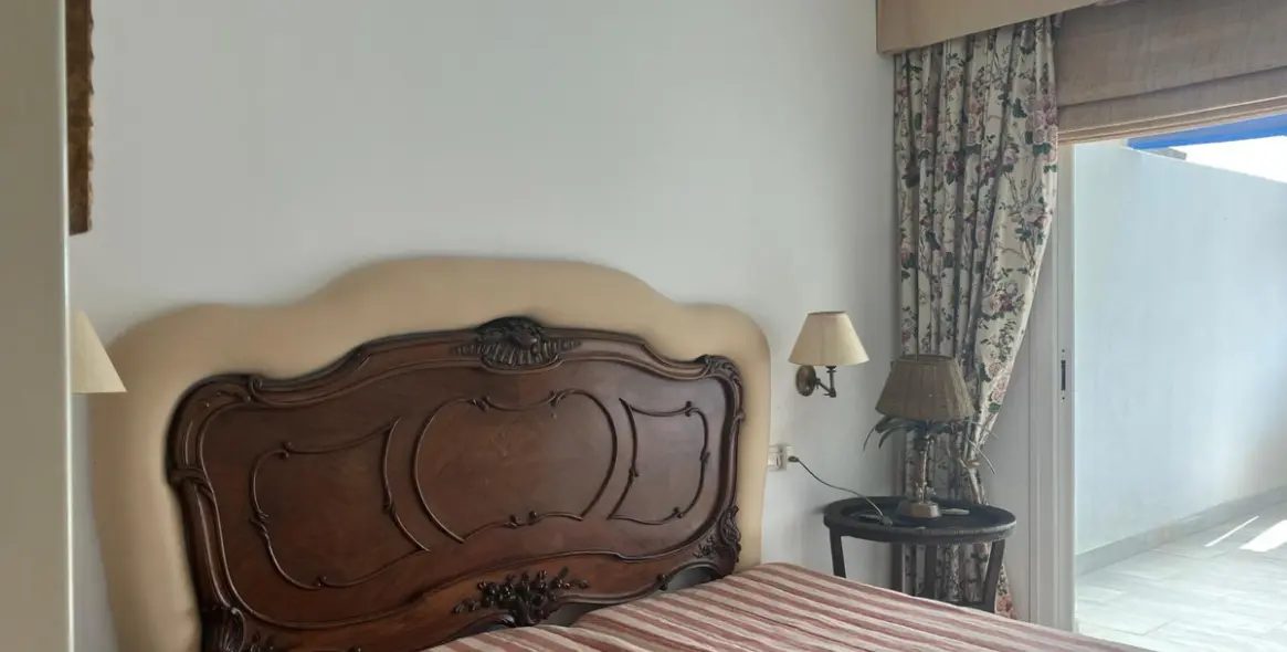 Sale of middle floor apartment in Puerto Banús 22