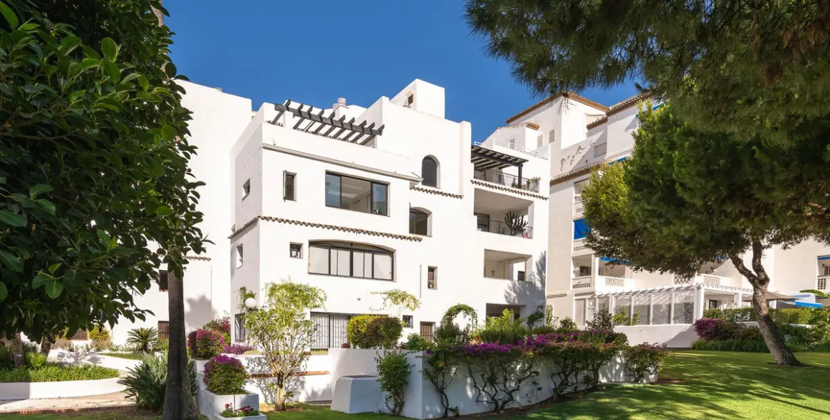 Продажа апартаментов на среднем этаже в Puerto Banús 14