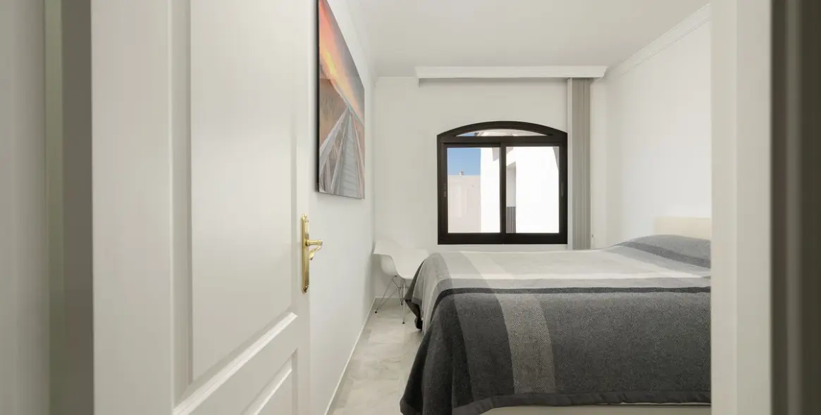 Продажа апартаментов на среднем этаже в Puerto Banús 34