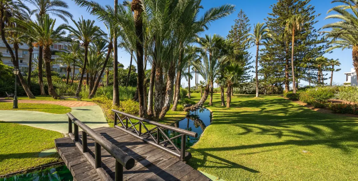 Продажа апартаментов на среднем этаже в Puerto Banús 71