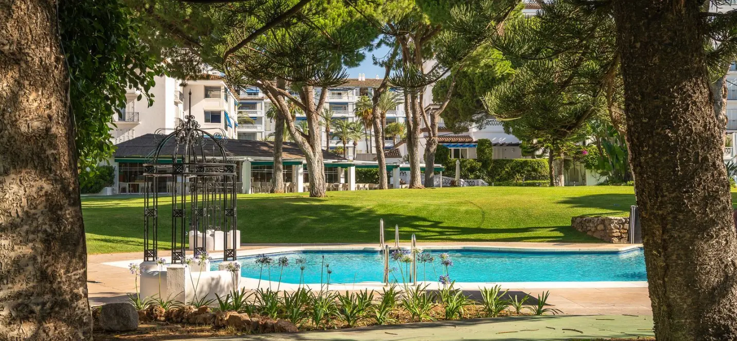 Продажа апартаментов на среднем этаже в Puerto Banús 1